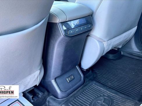 Used 2020 Toyota Highlander XLE image 33