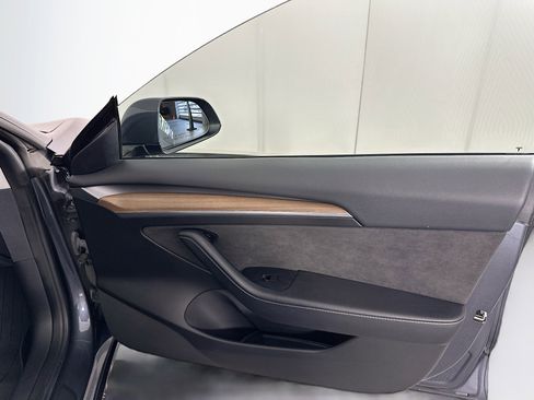Used 2022 Tesla Model 3 Long Range AWD/4WD image 32