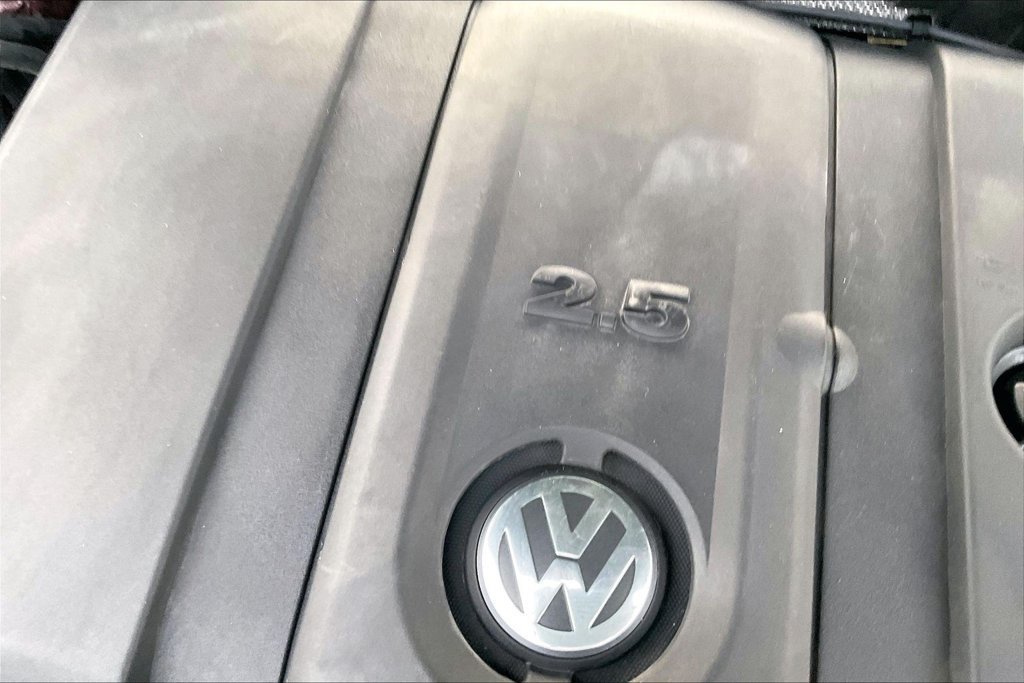 Used 2013 Volkswagen Passat 2.5 SE FWD image 36