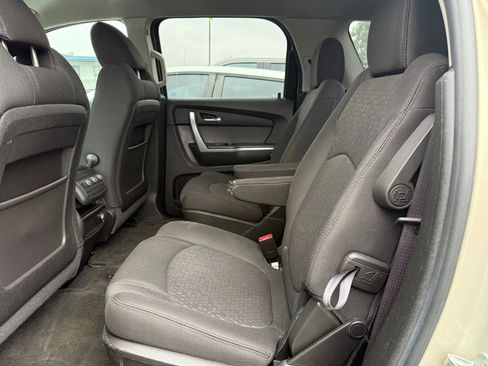 Used 2011 GMC Acadia SLE image 21