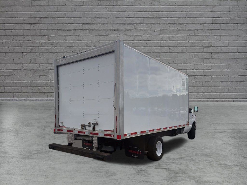 Used 2019 Ford E-450 and Econoline 450 Super Duty w/ Exterior Upgrade Package RWD image 7