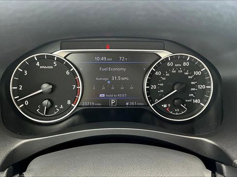 Used 2025 Nissan Altima 2.5 SV FWD image 14