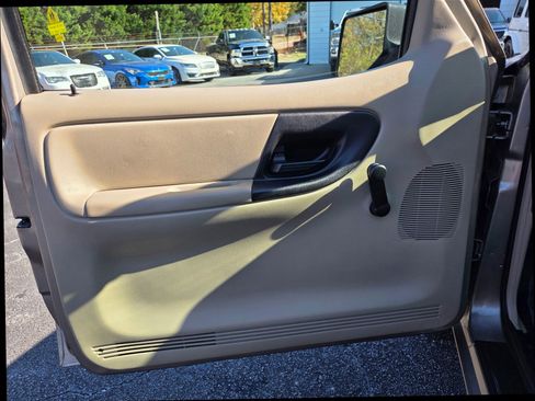 Used 2006 Ford Ranger XLT image 16