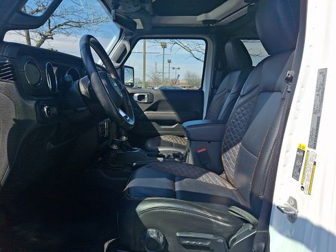 Certified 2022 Jeep Wrangler Unlimited Sahara image 13