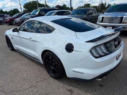 Used 2019 Ford Mustang GT RWD image 3