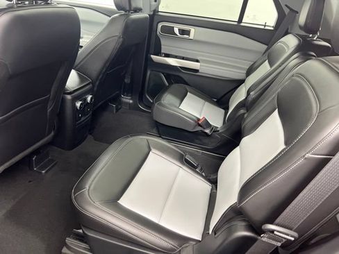 Used 2023 Ford Explorer XLT w/ Equipment Group 202A AWD/4WD image 11