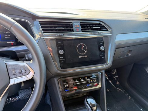 Used 2022 Volkswagen Tiguan SE image 12