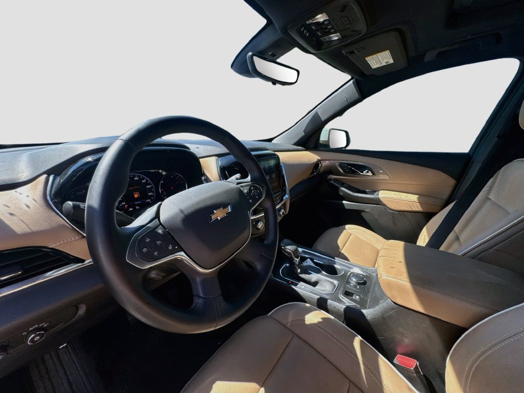 Used 2023 Chevrolet Traverse Premier FWD image 9