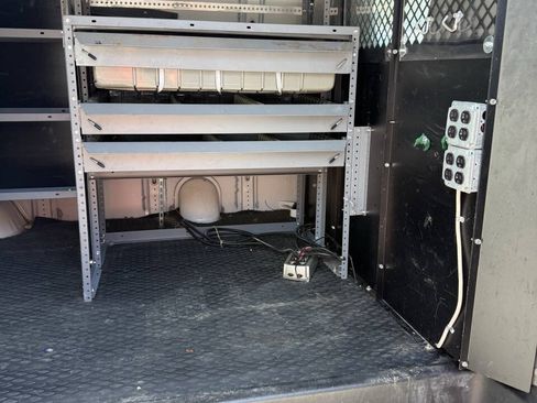Used 2015 Chevrolet Express 2500 RWD image 10