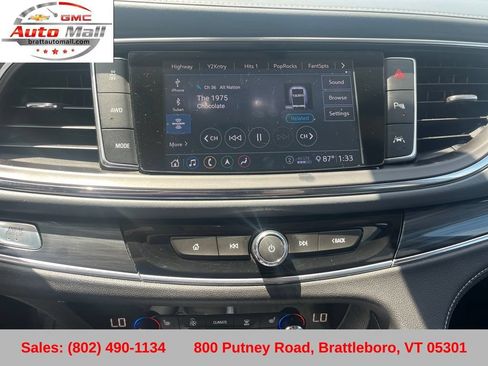 Used 2021 Buick Enclave Premium w/ Sun and Sites Package AWD/4WD image 19