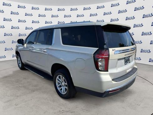 Used 2024 Chevrolet Suburban LT RWD image 5