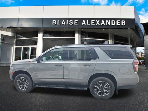 Used 2022 Chevrolet Tahoe Z71 w/ Luxury Package image 9