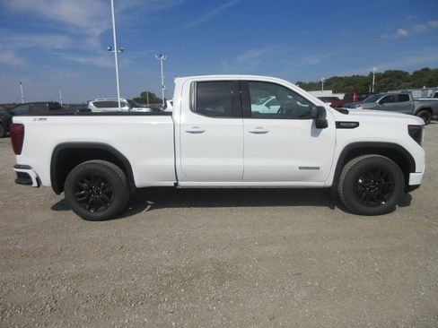 New 2026 GMC Sierra 1500 Elevation image 3