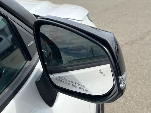 Used 2022 Toyota Highlander XSE AWD/4WD image 18
