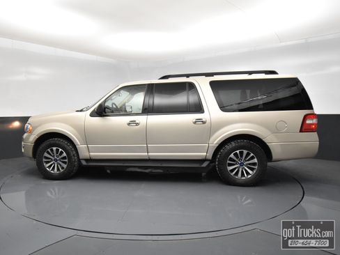 Used 2017 Ford Expedition EL XLT w/ Equipment Group 202A image 3