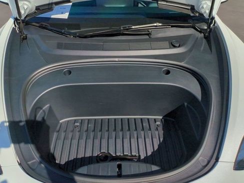 Used 2023 Tesla Model 3 Standard Range image 32