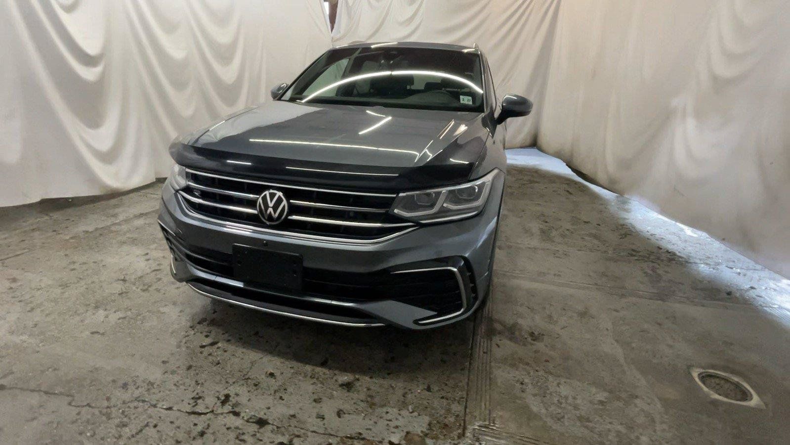Used 2022 Volkswagen Tiguan SEL R-Line AWD/4WD image 14
