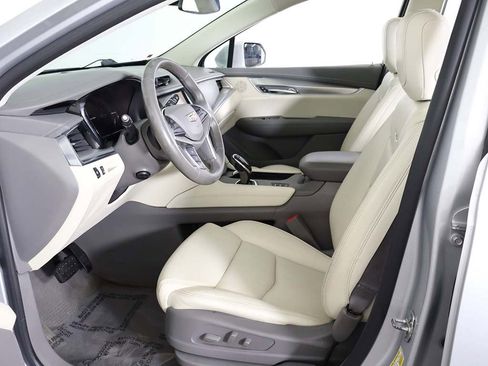 Used 2018 Cadillac XT5 Luxury w/ Driver Awareness Package image 35