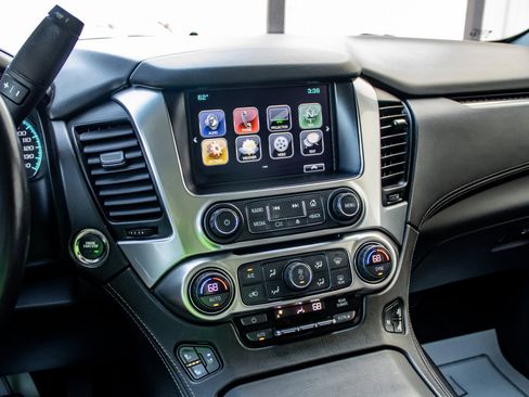 Used 2019 Chevrolet Suburban Premier w/ Premier Plus Edition AWD/4WD image 35