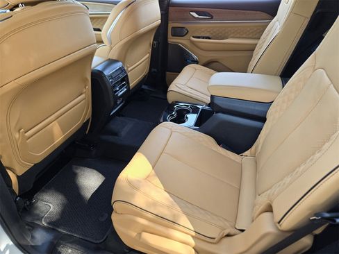 New 2025 Jeep Grand Cherokee L Summit image 29