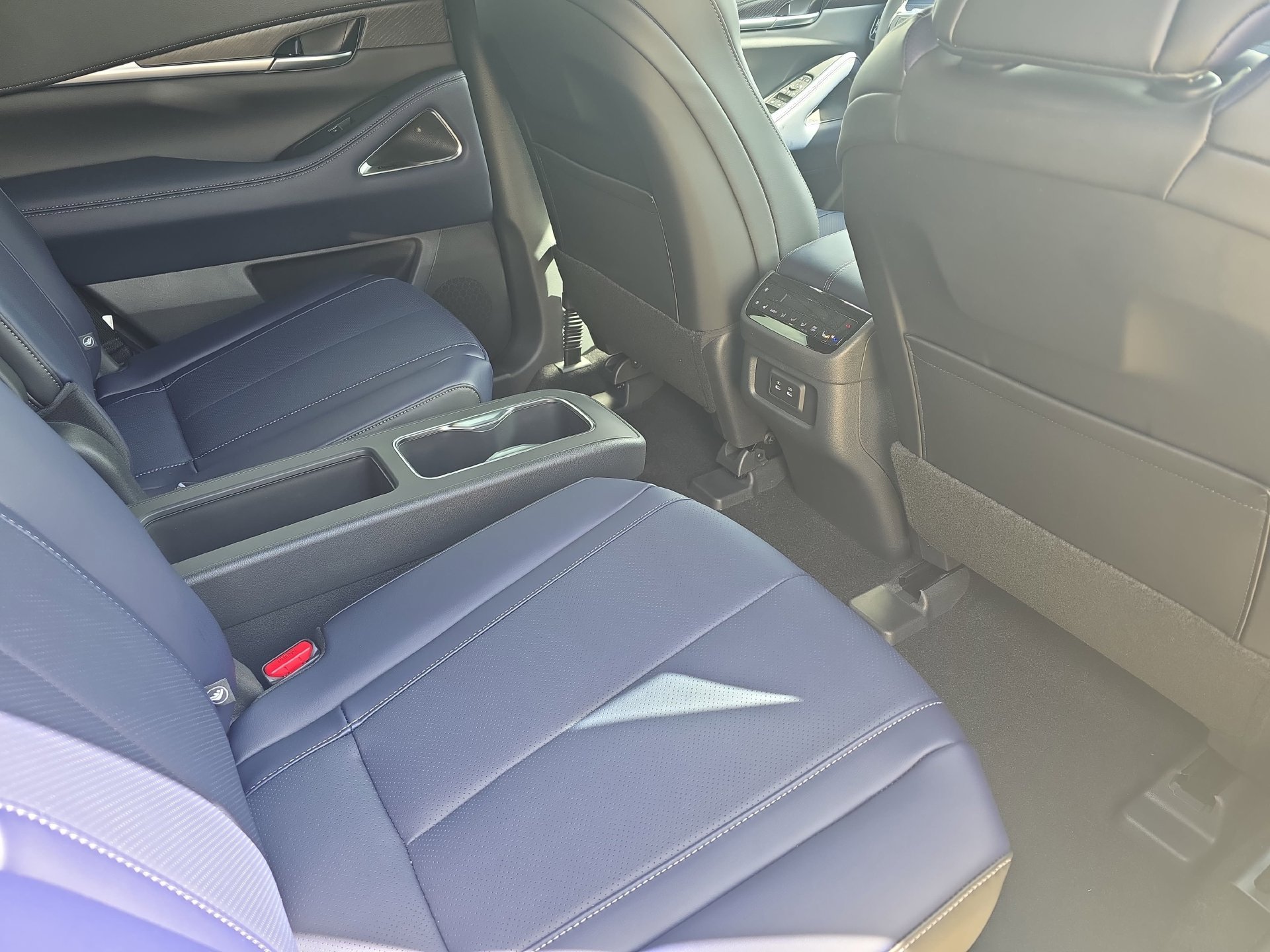 Certified 2026 INFINITI QX60 Sport w/ Dark Cargo Package AWD/4WD image 11