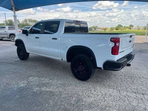Used 2025 Chevrolet Silverado 1500 ZR2 w/ Technology Package AWD/4WD image 8