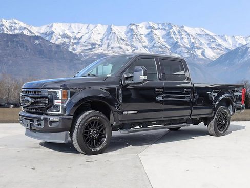Used 2022 Ford F350 Lariat w/ Black Appearance Package AWD/4WD image 2