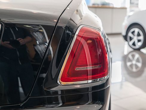 Used 2018 Rolls-Royce Ghost image 12