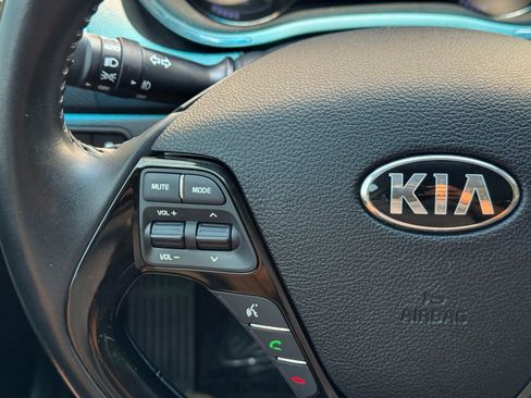 Used 2018 Kia Forte S w/ S Technology Plus Package FWD image 20