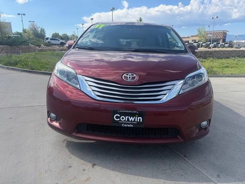 Used 2017 Toyota Sienna Limited AWD/4WD image 2