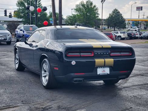 Used 2017 Dodge Challenger SXT w/ Cold Weather Group RWD image 9