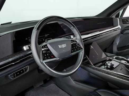 Certified 2025 Cadillac Escalade IQ Sport 1 AWD/4WD image 4