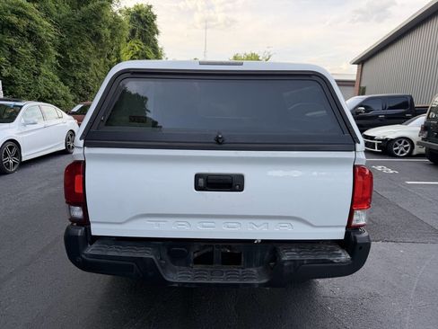 Used 2020 Toyota Tacoma SR RWD image 5
