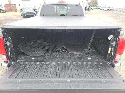 Used 2018 Toyota Tacoma SR5 image 25