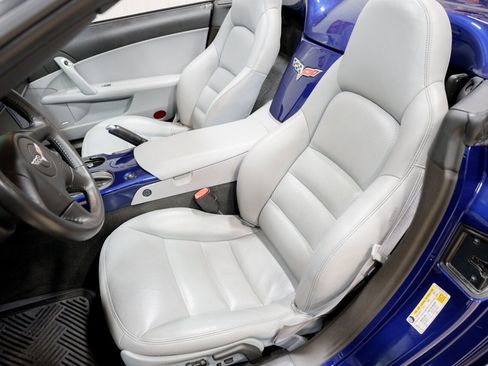 Used 2005 Chevrolet Corvette Convertible w/ Preferred Equipment Group image 11