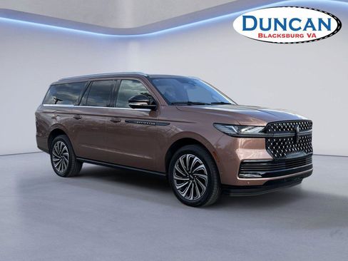Used 2025 Lincoln Navigator L Black Label AWD/4WD image 1