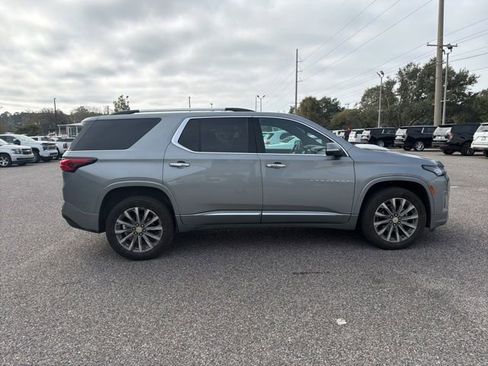Used 2023 Chevrolet Traverse Premier image 4