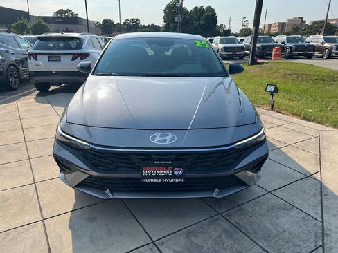 Certified 2025 Hyundai Elantra Sport FWD image 2