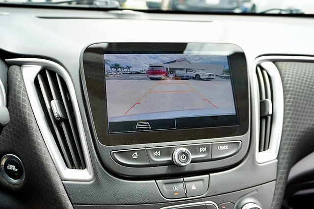 Used 2025 Chevrolet Malibu RS FWD image 36