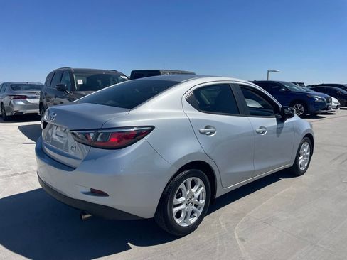 Used 2017 Toyota Yaris iA image 3