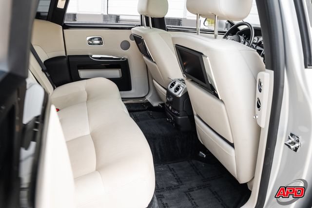 Used 2014 Rolls-Royce Ghost RWD image 79