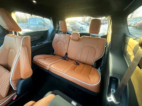 New 2026 Chrysler Pacifica Pinnacle w/ Trailer Tow Group image 36