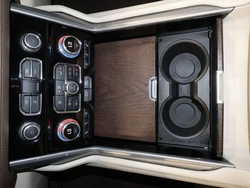 Used 2021 GMC Yukon XL Denali w/ Denali Ultimate Package image 9