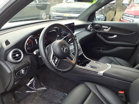 Used 2022 Mercedes-Benz GLC 300 4MATIC image 12