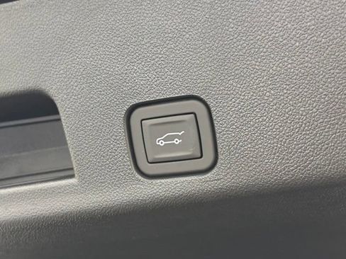 New 2026 GMC Acadia Denali Ultimate w/ LPO, Floor Liner Package AWD/4WD image 14