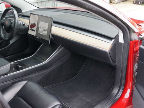 Used 2018 Tesla Model 3 Long Range image 30