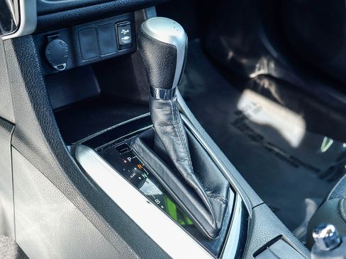 Used 2019 Toyota Corolla LE FWD image 8