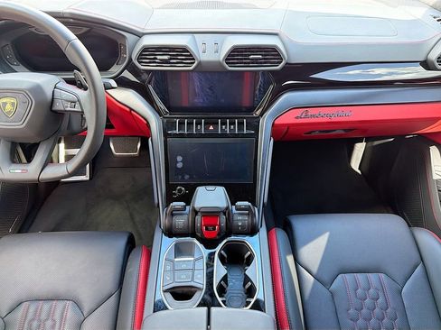 Used 2024 Lamborghini Urus S image 21