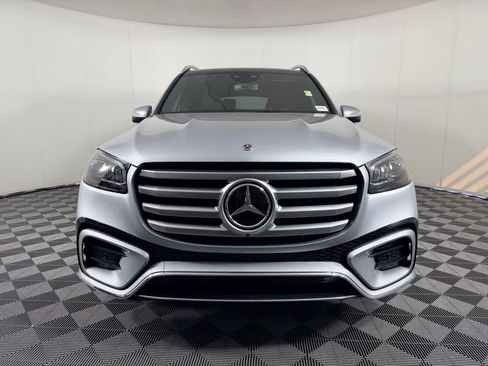 Used 2024 Mercedes-Benz GLS 450 4MATIC image 3