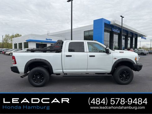 Used 2024 RAM 2500 Tradesman w/ Chrome Appearance Group AWD/4WD image 7